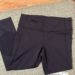 POCKETS! Excellent condition lululemon Crop 23” sz 8